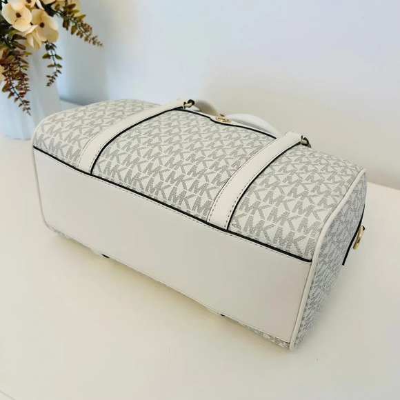 MICHAEL KORS JST TRAVEL MEDIUM DUFFLE SATCHEL SHOULDER CROSSBODY BAG VANILLA - Picture 5 of 10